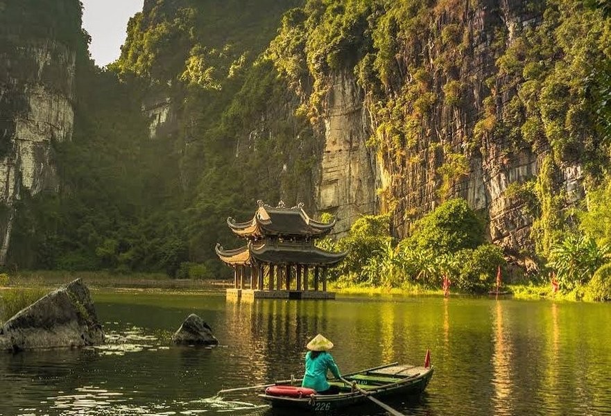 Local Boat Tam Coc 1