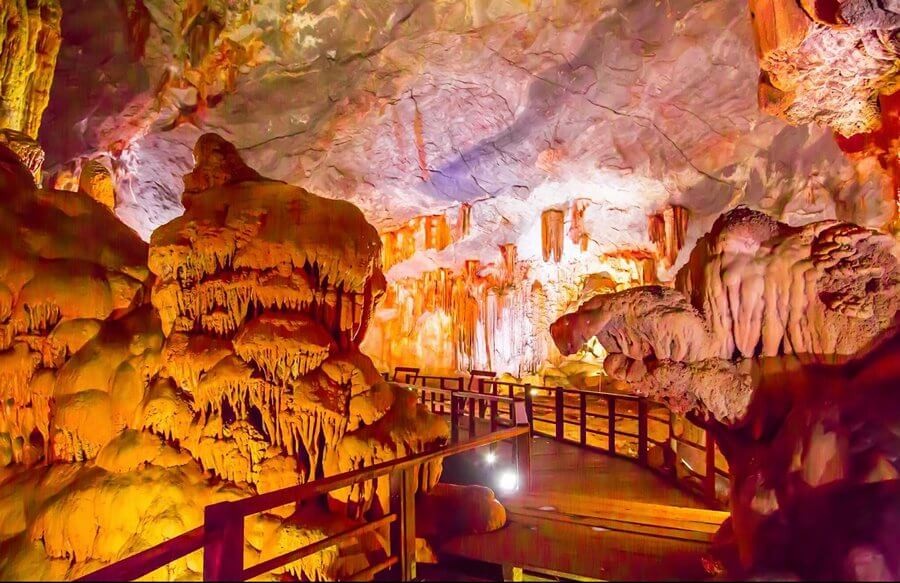 Thien Cung Grotto