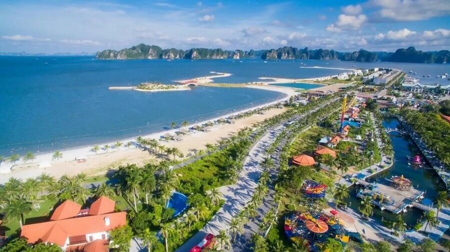 Tuan Chau Beach is a beach located close to entertainment areas, making it convenient for travelers to get around.