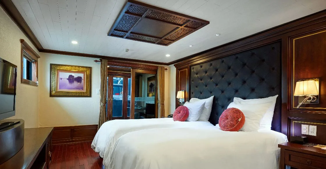 Phòng Suite trên du thuyền Paradise Peak