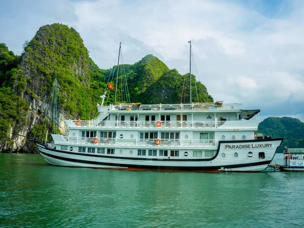 Du thuyền Paradise Luxury Hạ Long