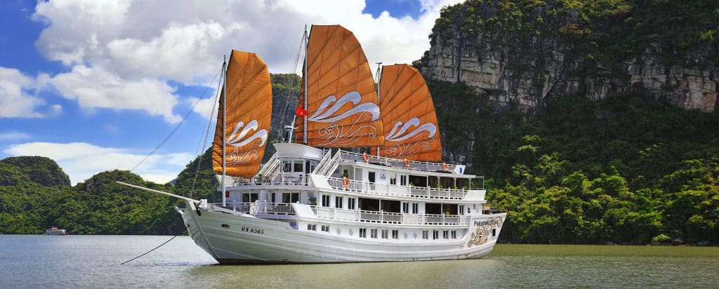 Du thuyền Hạ Long Paradise Peak 