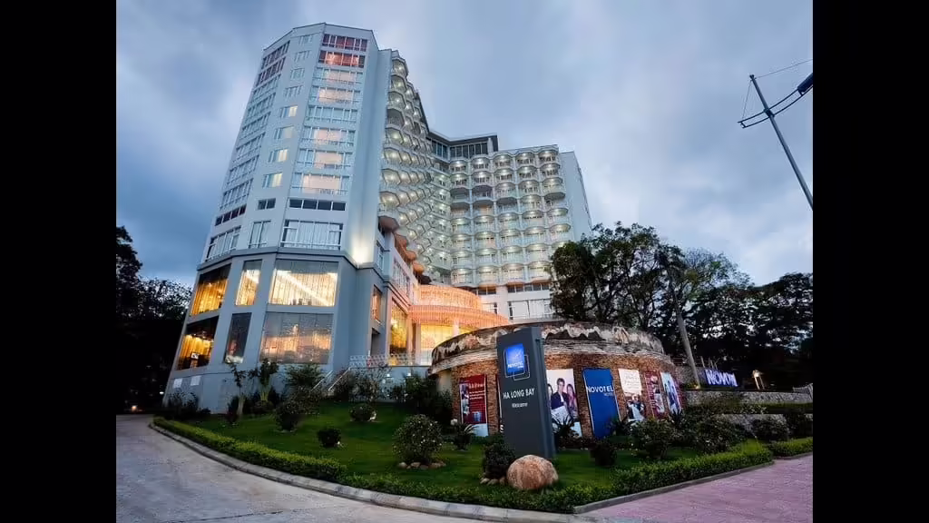 Khách sạn Novotel Hạ Long