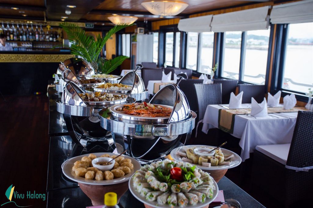 Buffet meals serving on Halong Bay cruise 