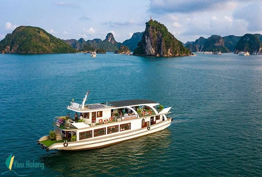 Halong Bay one day tour, 6 hour cruising