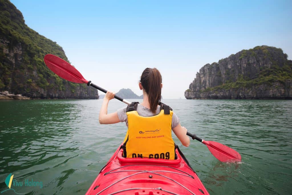 Kayaking on Halong Bay, an exciting experience 