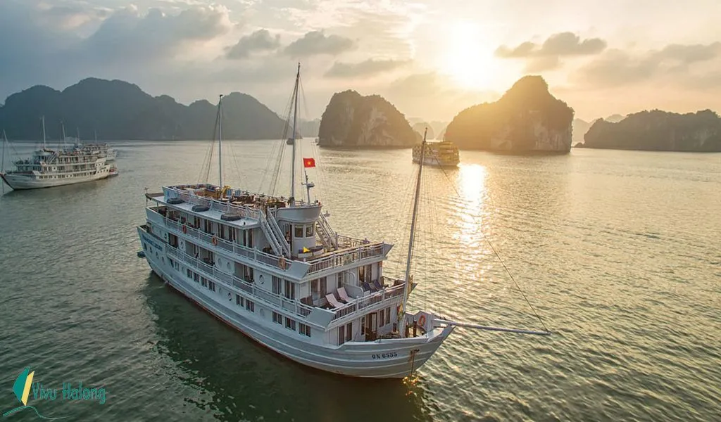Luxury cruise on Halong Bay
