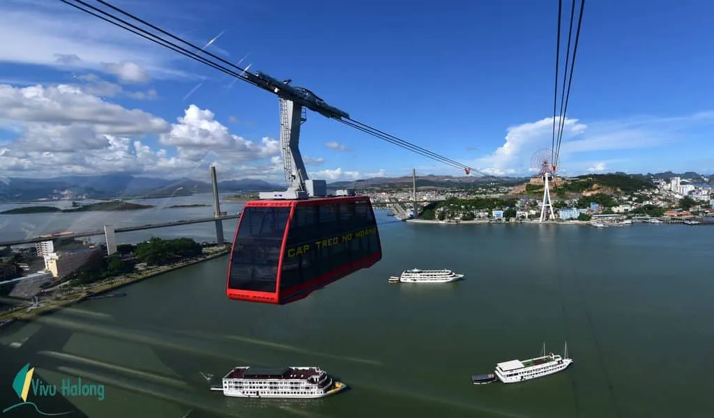 Cable car in Bai Chay