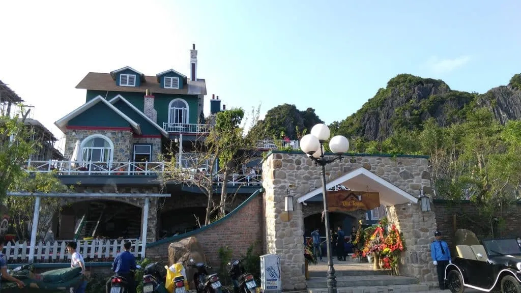 Old Town Café on Tran Quoc Nghien St - Hon Gai