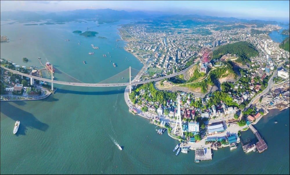 Hon Gai - Quang Ninh from above 