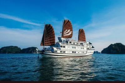 Best Halong Bay & Lan Ha Bay cruise with Price & Reviews [Update 2024]