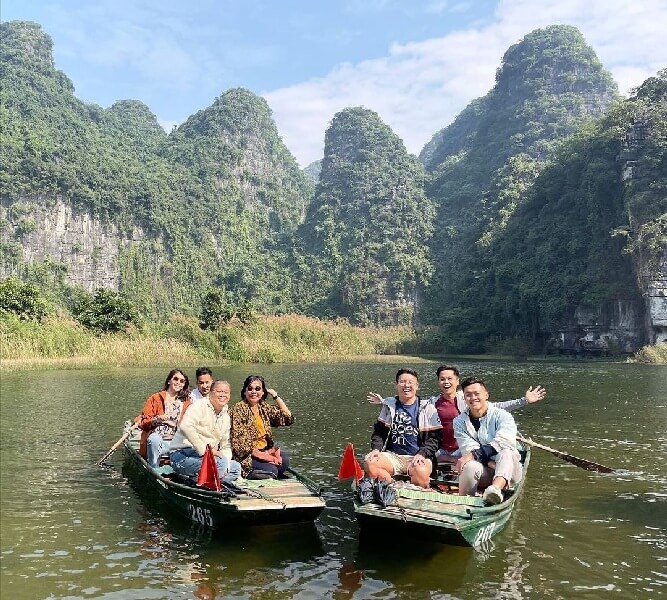 Boat tour to Tam Coc Ninh Binh
