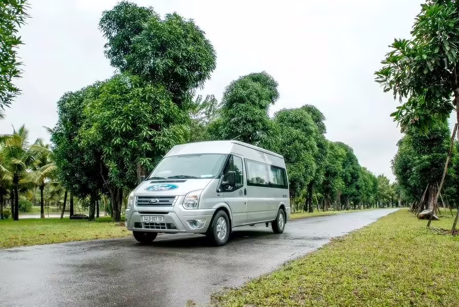 Xe du lịch 16 chỗ đi Hạ Long