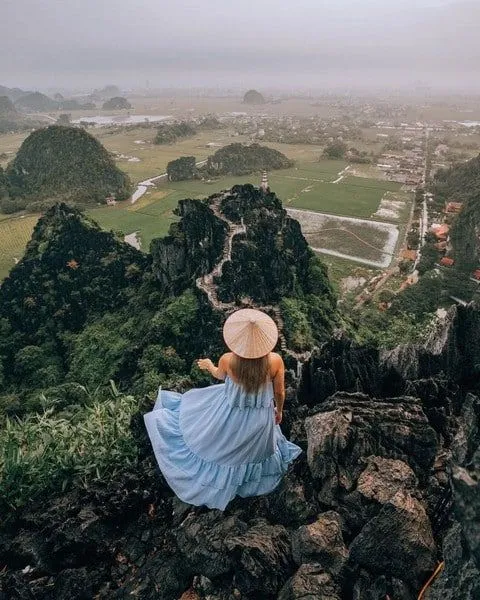 Check-in on the top of Ngoa Long mountain, Mua Cave