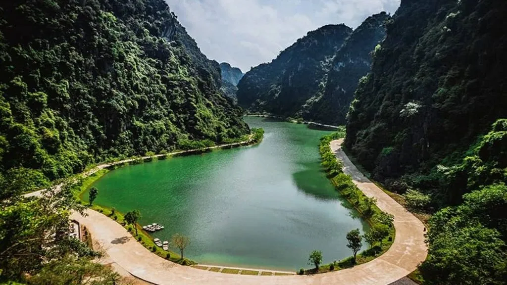 Tuyet Tinh Coc, the favorite check-in point