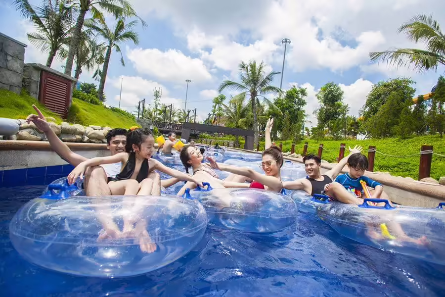 Trải nghiệm cực đã tại Công viên nước