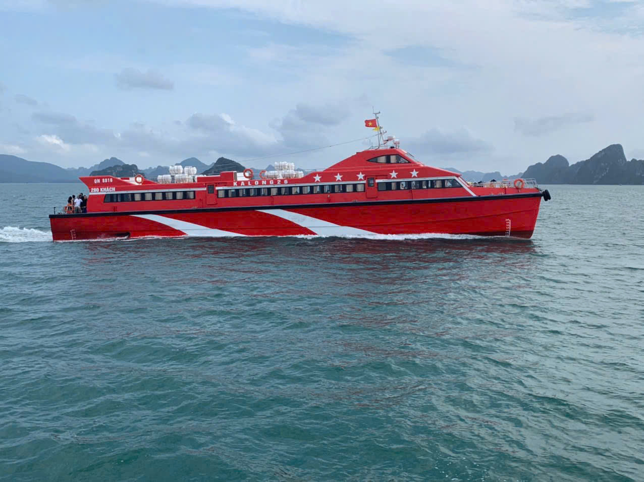Tau Cao Toc Di Co To Vivuhalong (1)