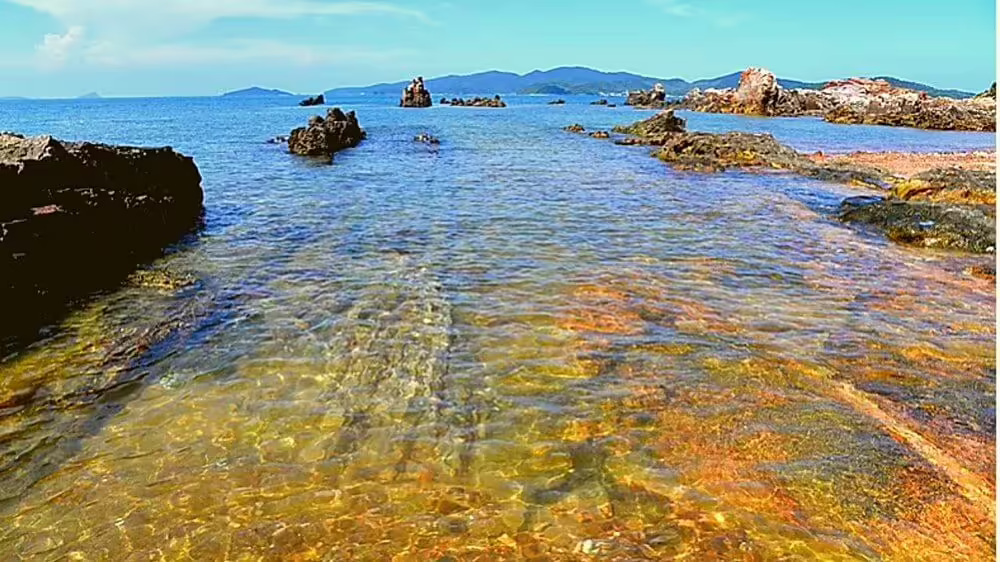 Bãi biển Vụng Tiên Cô Tô 