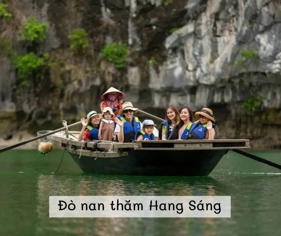 Trải nghiệm đi đò nan thăm Hang Sáng