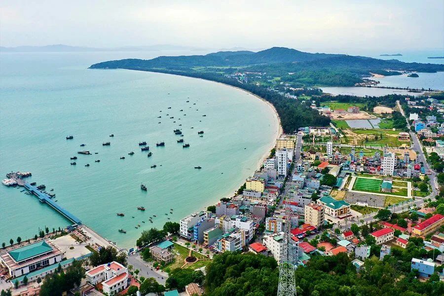 Toàn cảnh thị trấn Cô Tô 