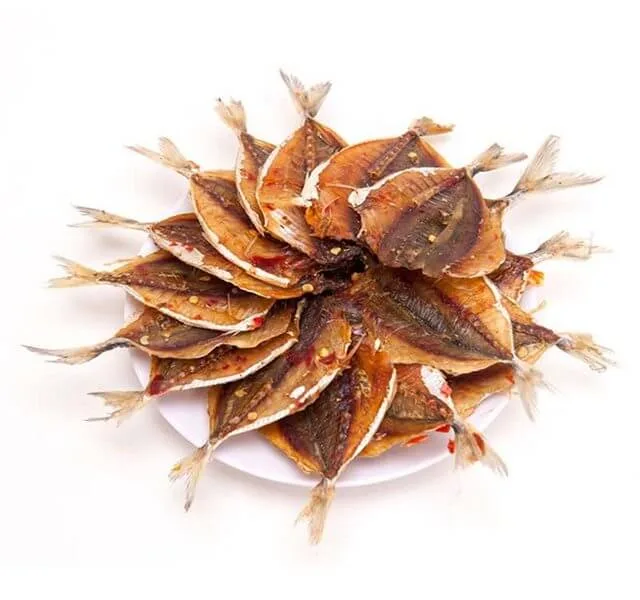 Cá chỉ vàng khô có màu vàng hoặc vàng đỏ