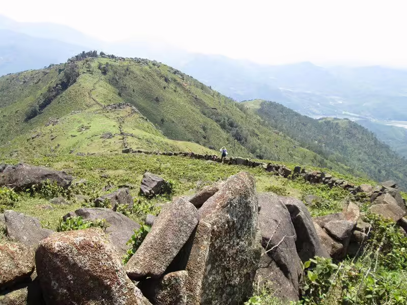 Trên núi Cao Ba Lanh