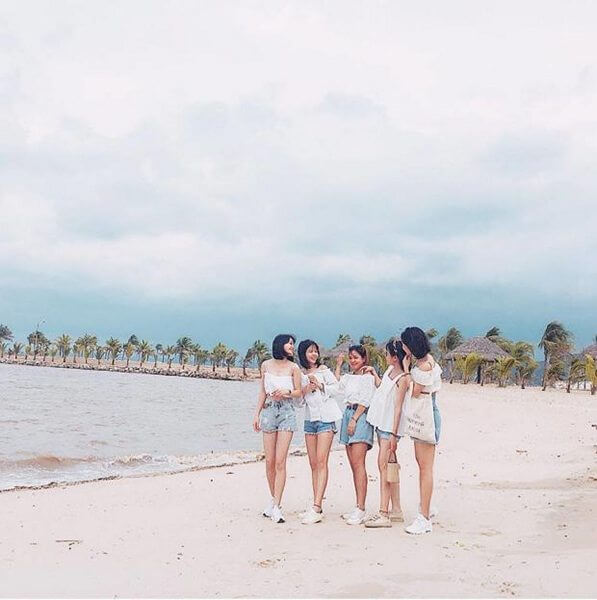 Check-in tại bãi biển trên Đảo Tuần Châu