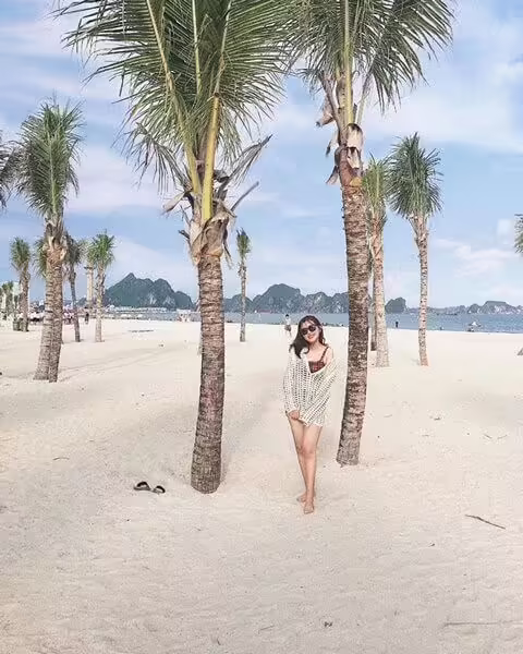 Bãi biển Bãi Cháy với không gian rất rộng