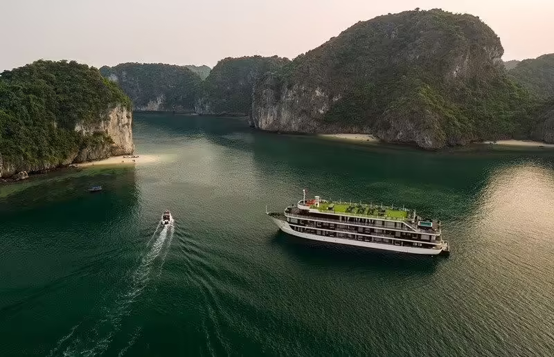La Casta Regal Cruise