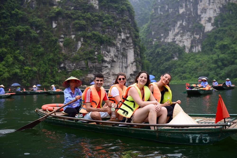 Boat tour in Trang An