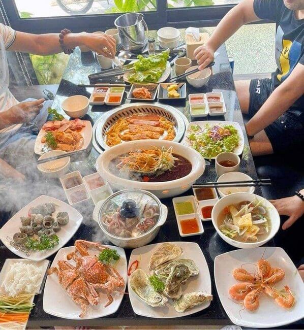 Set lẩu hải sản tại biển 14 Buffet Seafood