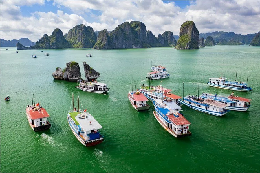 Tau Tham Vinh Ha Long (3)
