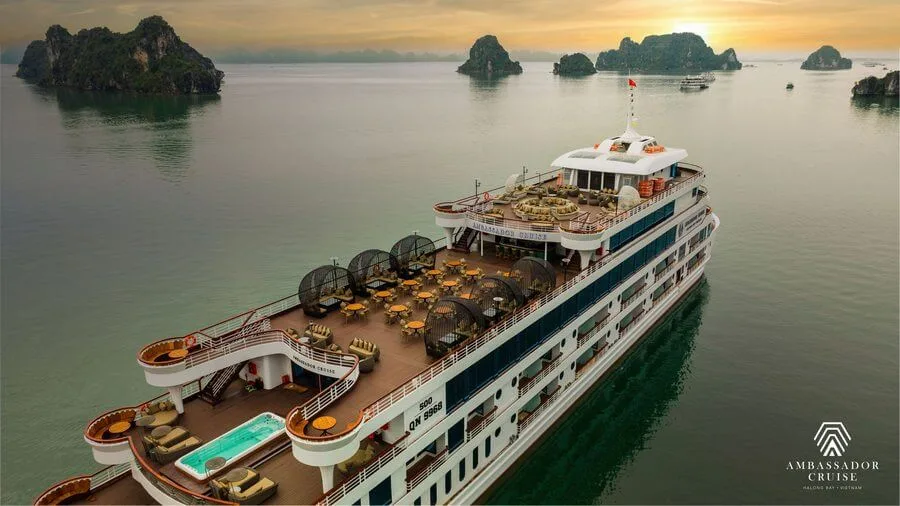 Du thuyền Ambassador Cruise