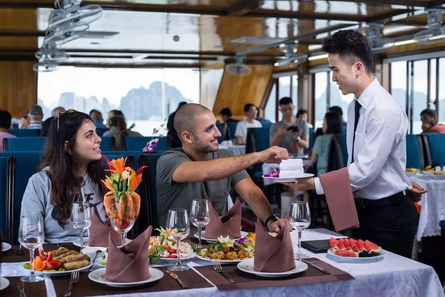 Lunch serving on boat, 6 persons/ table