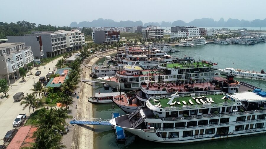 Boats at Tuan Chau port 