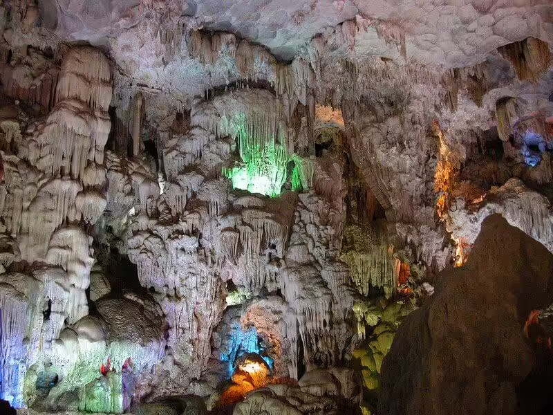 "Crystal stones with various shapes in Thien Cung Cave.