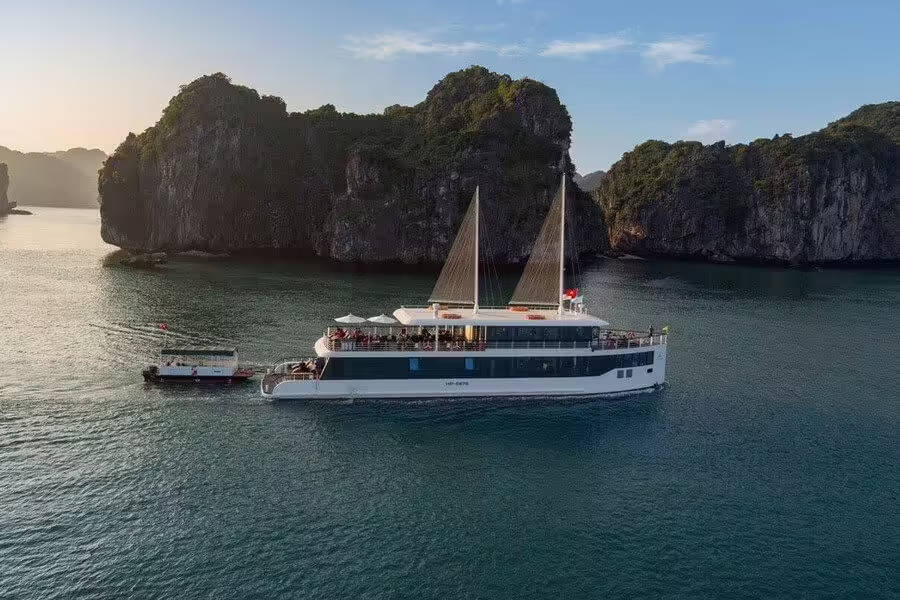 Jade Sails Cruise
