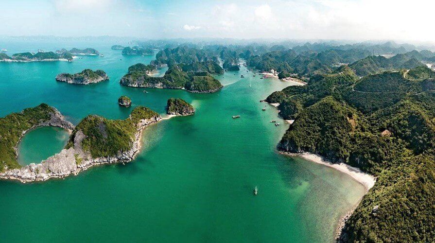 The majestic beauty of Lan Ha bay