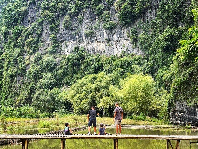 The peaceful scenery in Buffalo cave