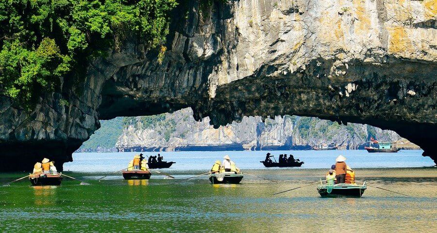 Bamboo boat ride in Luon Cave