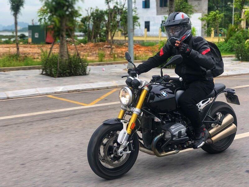 Exciting experience of exploring Ha Long by motorbike.