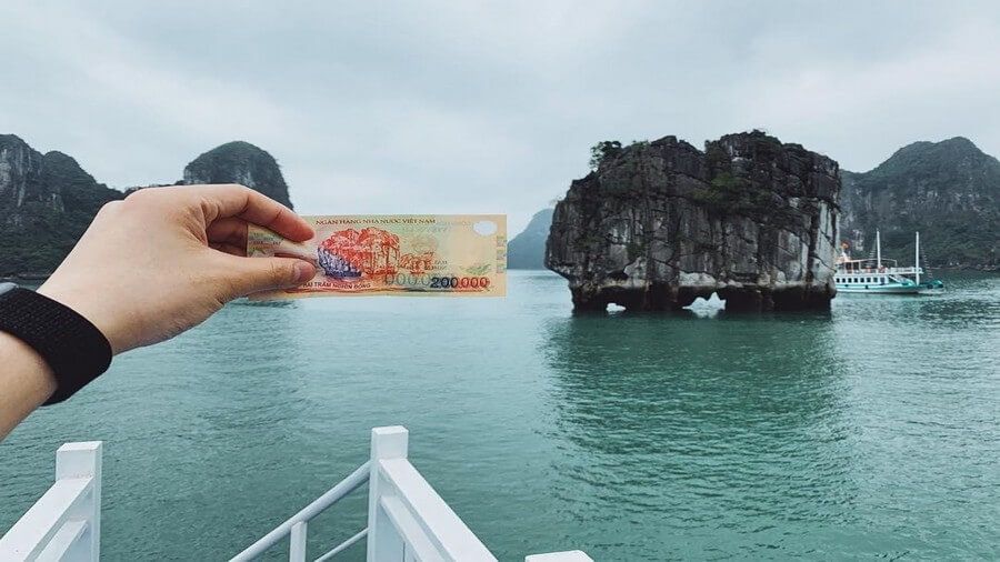 Dinh Huong islet is a symbol of Halong Bay