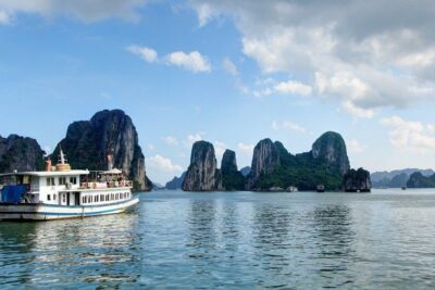 Afternoon Cruise Tours in Halong Bay, Itinerary & Tour Options