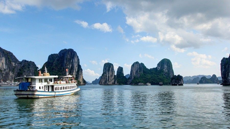 4-hour Halong Bay tour cruise