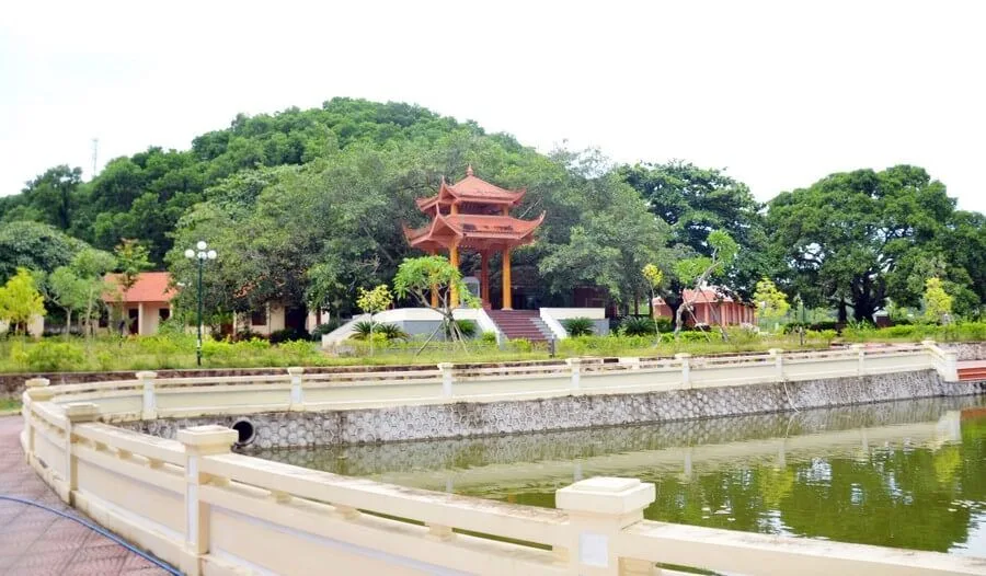 Khu di tich lưu niệm Bác Hồ