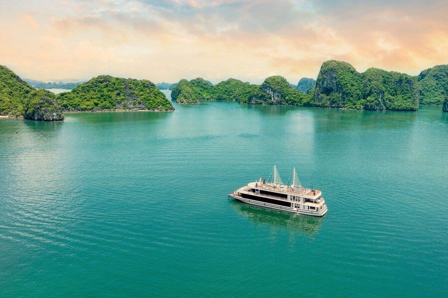 The 99-passenger Ha Long cruise