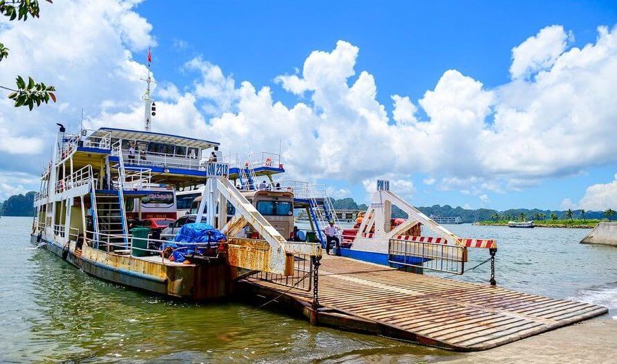 Tuan Chau Cat Bà ferry