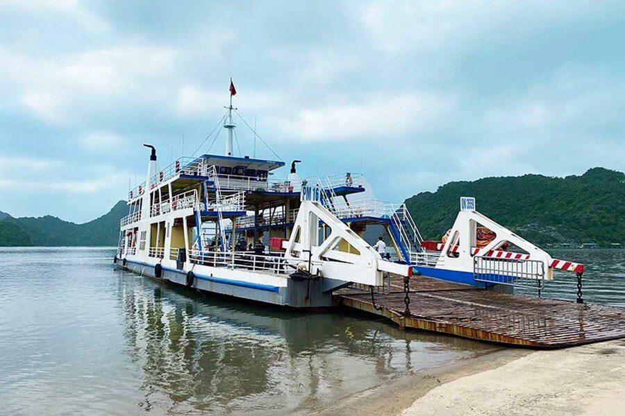 Tuan Chau Cat Ba ferry