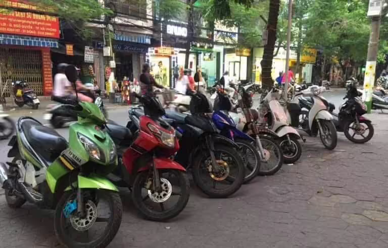 Renting motorbikes Cat Ba island
