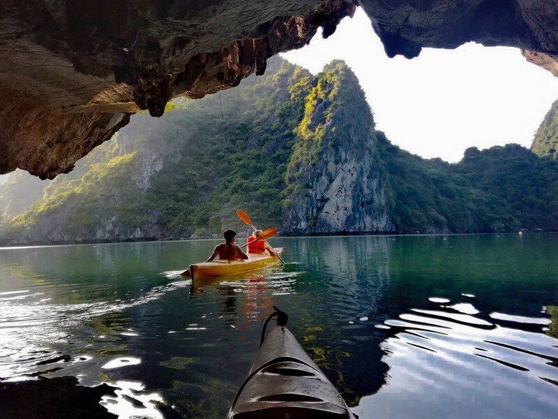 Chèo Kayak tại Hang Luồn